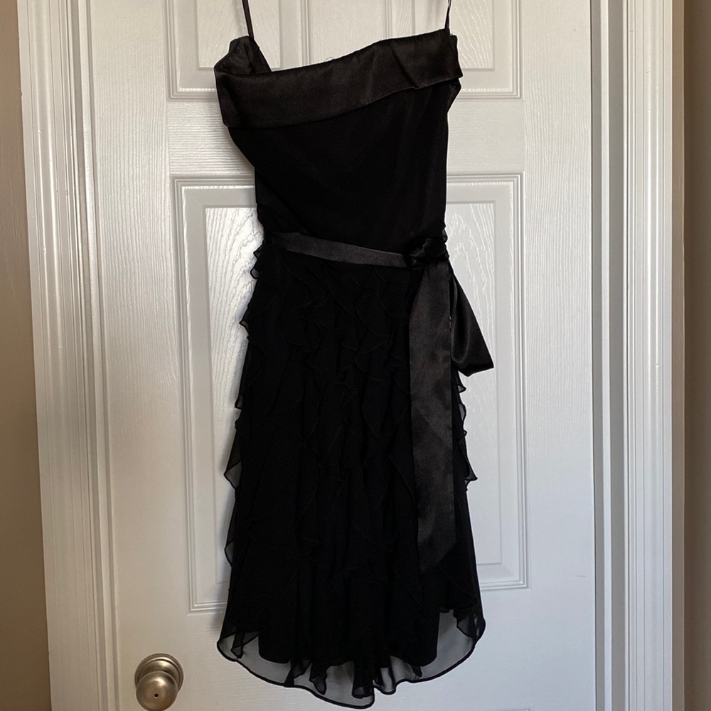 White House black market. Semi formal dress.
